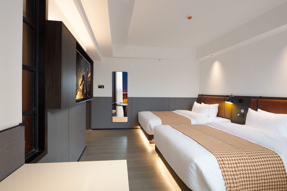 Basic Twin Room, City View