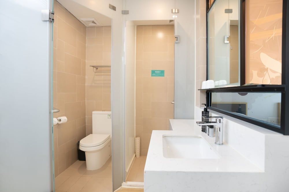 Prince Hotel By Secret Garden Deluxe Twin Room, 2 Twin Beds 3