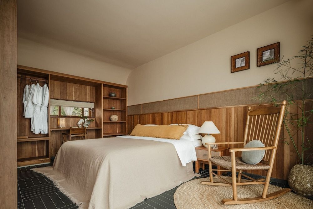 Premier Studio Suite, Patio, Hill View