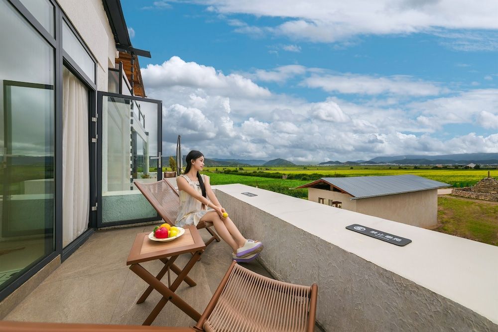 LOST VILLA-ff Romantic Double Room, Hill View