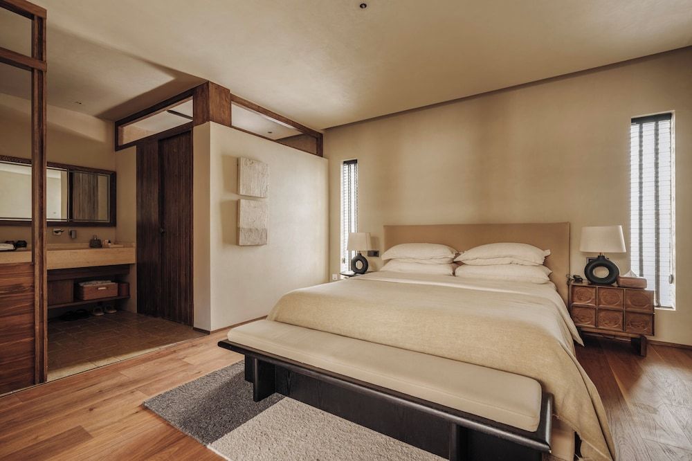 Superior Double Room, Lanai, Courtyard View