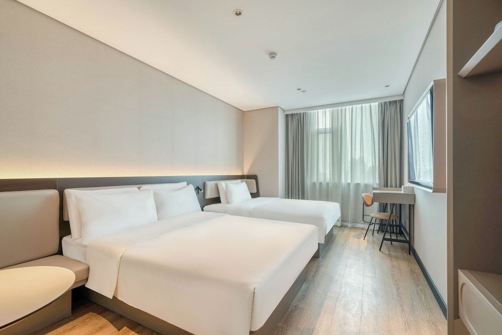 HanTing Hotel Family Twin Room