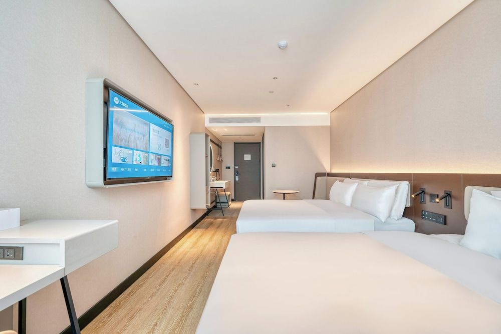 HanTing Hotel Family Twin Room 2