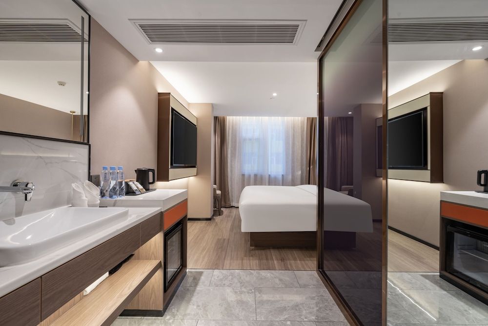 WorldHotel Quancheng Sqr Kuanholi Branch Classic Single Room 2