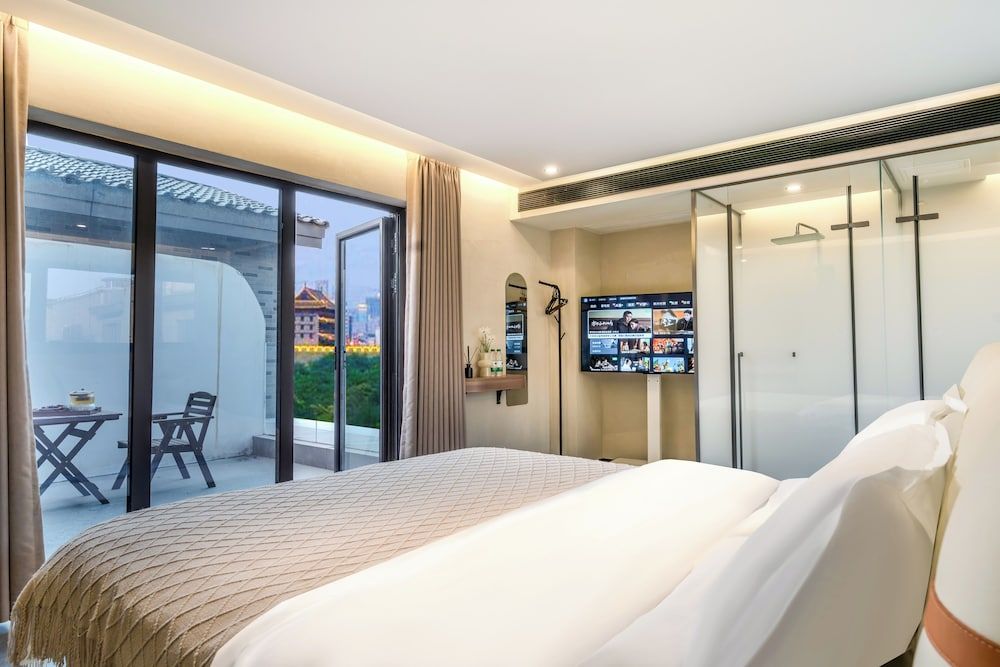 Superior Double Room, City View