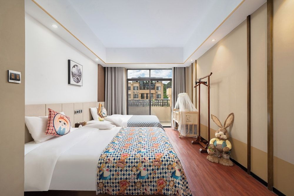 Family Studio Suite, Hill View