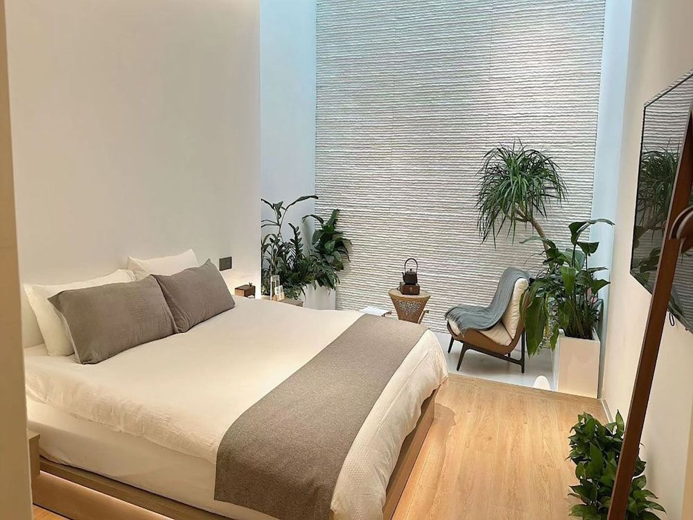 Elite Double Room, Canal View