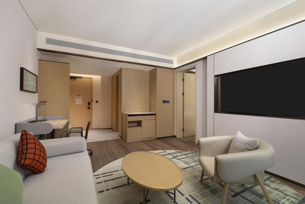 Hilton Garden Inn Chengde High-Tech Zone Deluxe Suite, 1 King Bed 3