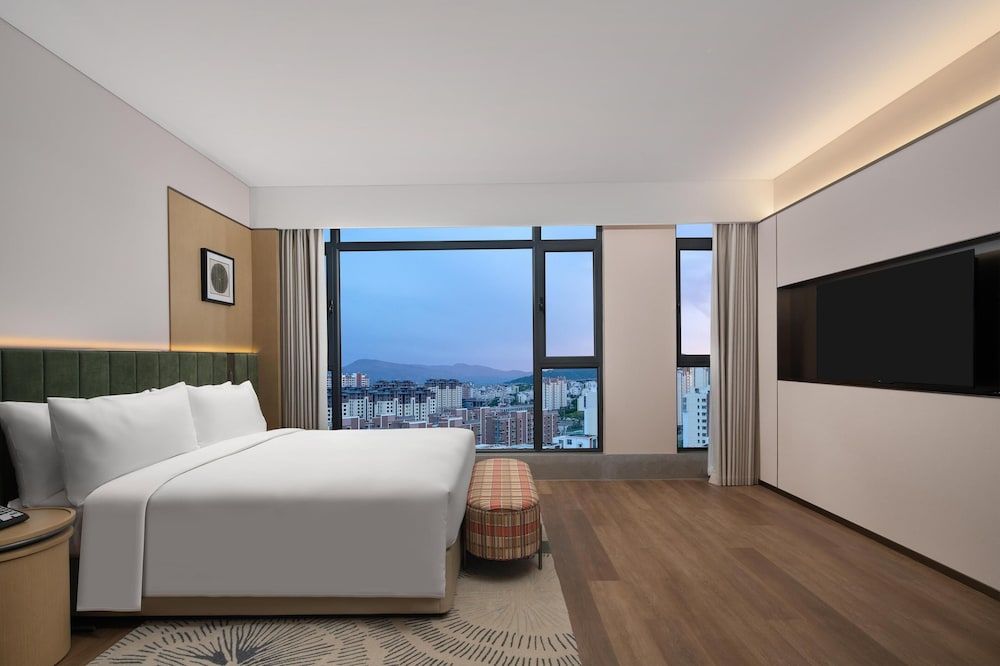 Hilton Garden Inn Chengde High-Tech Zone Deluxe Room, 1 King Bed