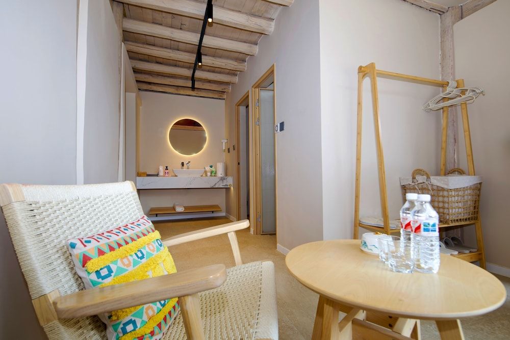 Jinghua Inn Deluxe Double Room, Courtyard View 5