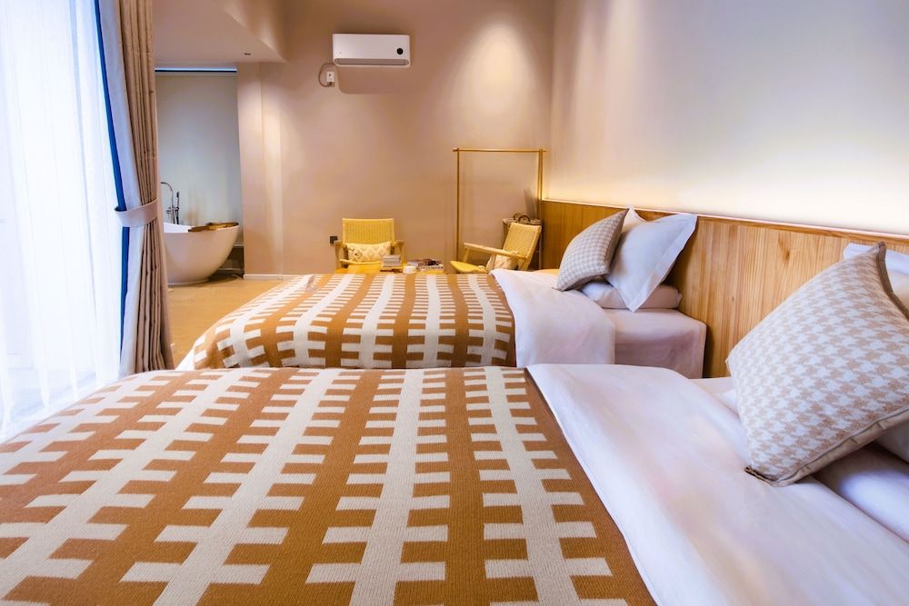 Jinghua Inn Superior Twin Room, Courtyard View 2