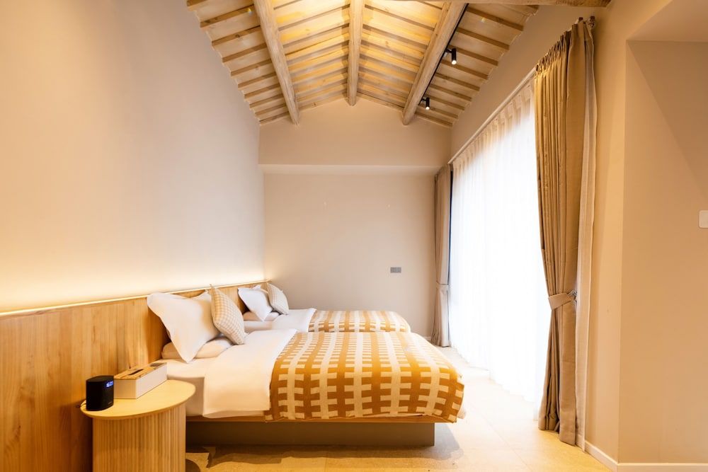 Jinghua Inn Superior Twin Room, Courtyard View 3