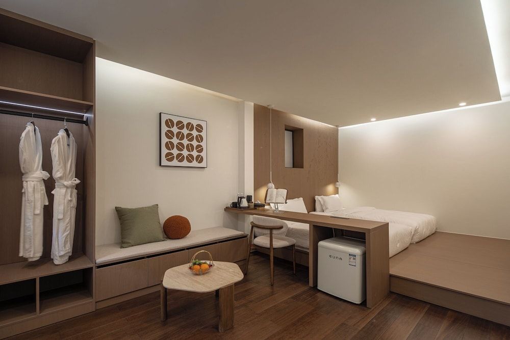 Standard Twin Room