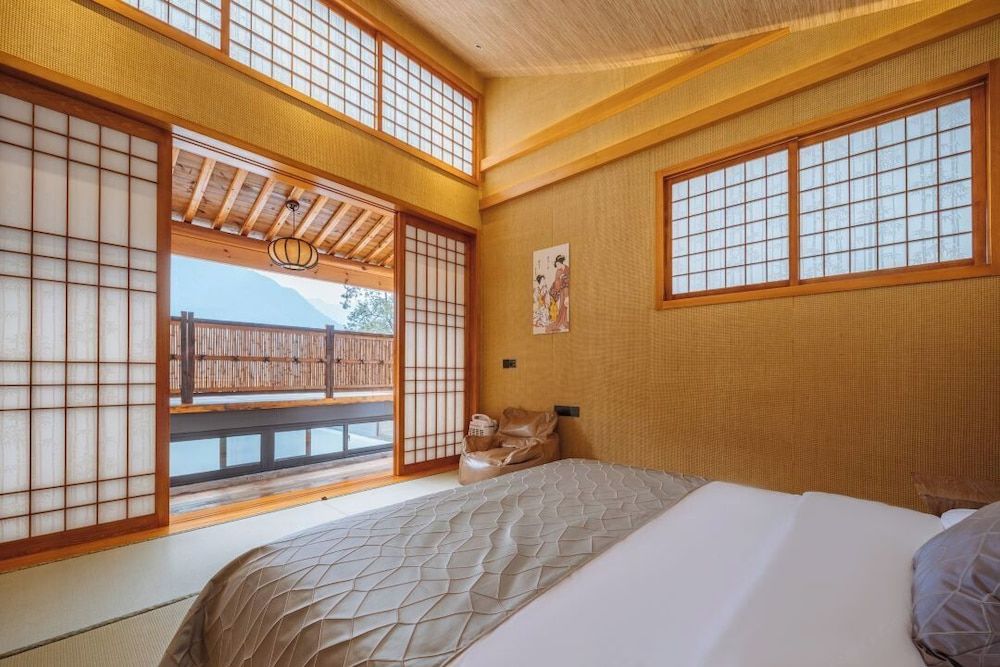 Deluxe Suite, Balcony, Garden View