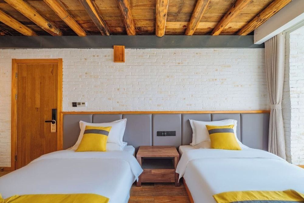 Design Twin Room, Courtyard View