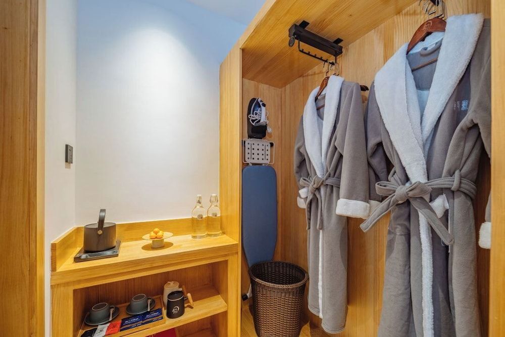 Classic Twin Room, Hill View