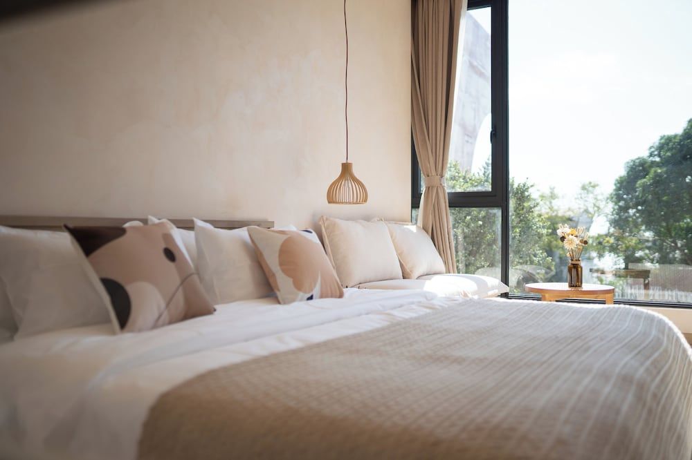 Classic Double Room, 1 King Bed, Bathtub, Garden View