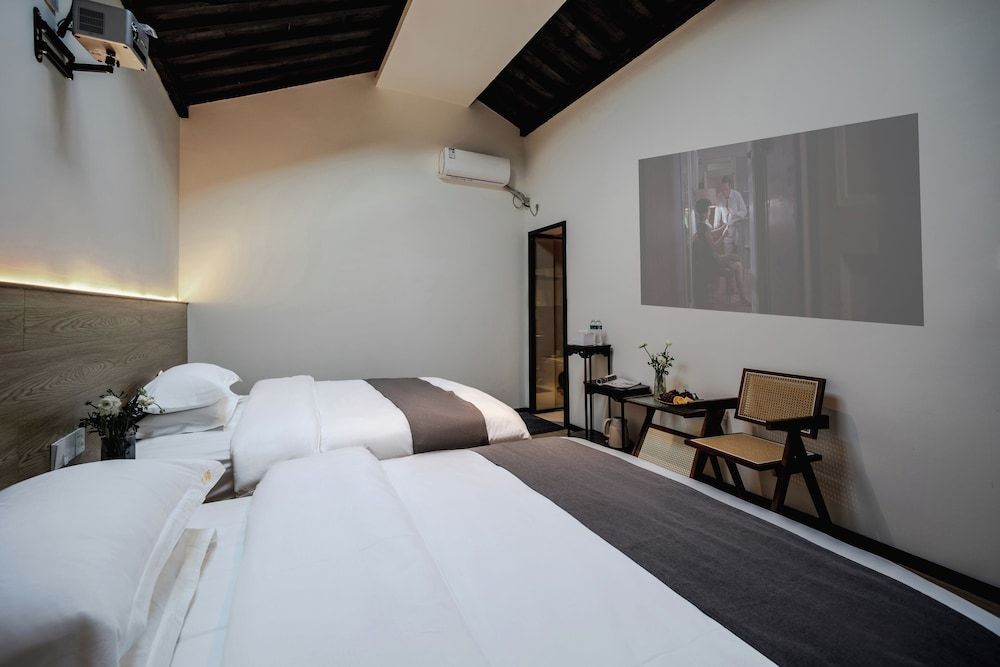 Signature Twin Room