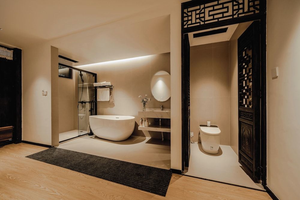 Wenshuo Hotel Family Twin Room, Courtyard View 6