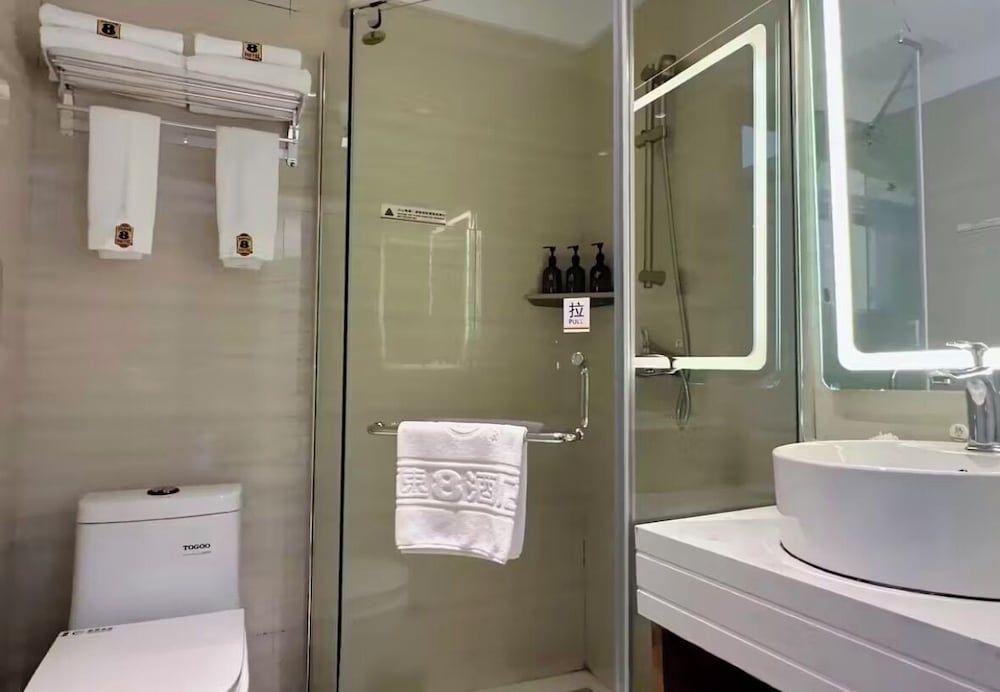 Super 8 Hotel Basic Double Room 3