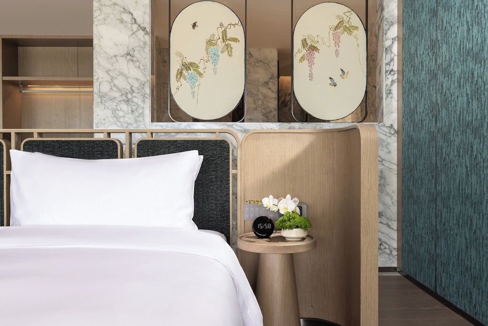 Suite, 1 King Bed, Balcony (Super King)