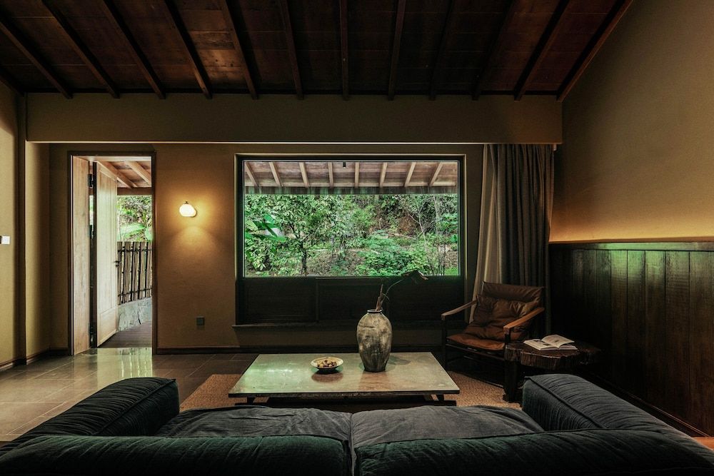 Jingdezhen Xingshan Shiwai Dongliyuan Deluxe Double Room, 1 Queen Bed, Mountain View 9