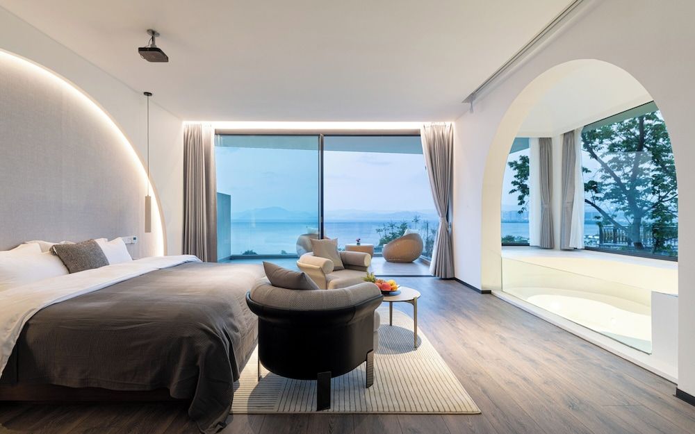 Superior Suite, Garden View