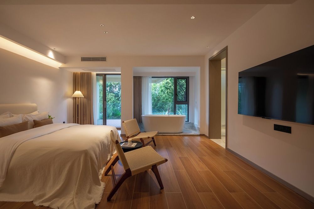 Traditional Double Room, City View