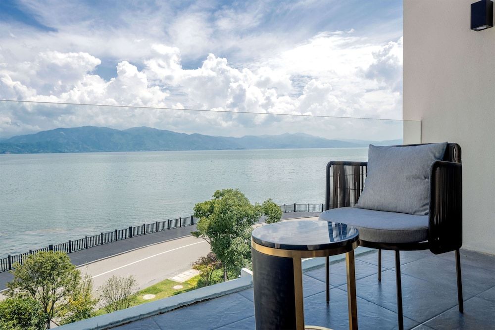 Dali Qingmai Seaview Resort Comfort Triple Room, Sea View 4