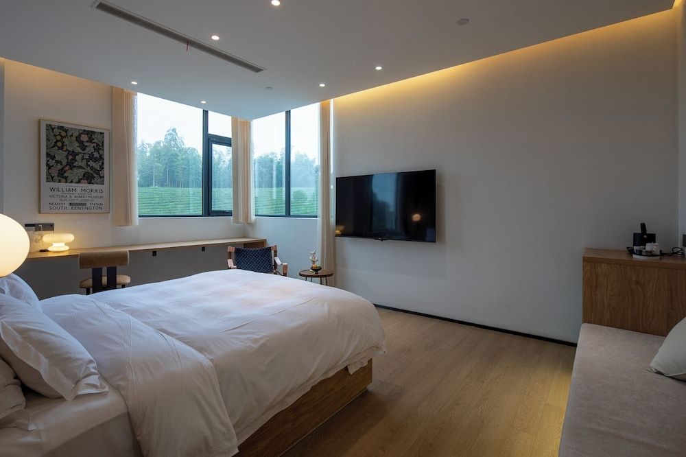 Xinchi Sakura Valley Resort Basic Double Room, Mountain View