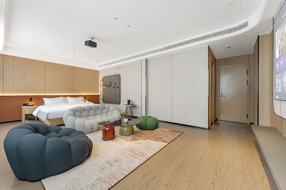 Wanzai Yijia La Maison Hotel Romantic Double Room, City View 6