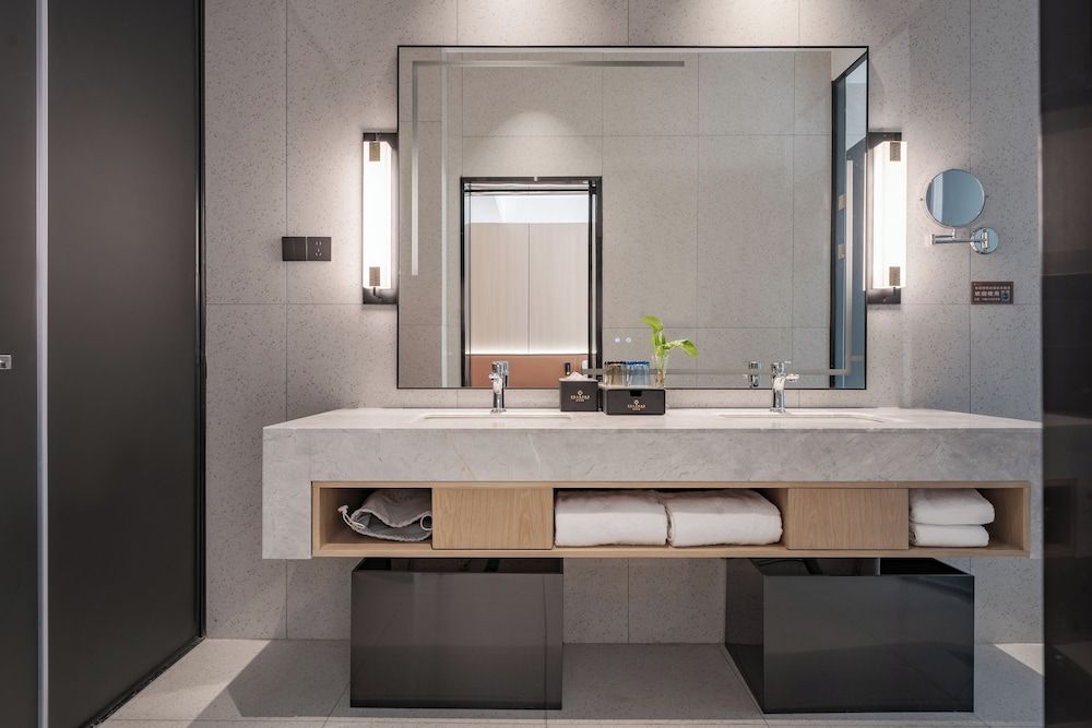 Wanzai Yijia La Maison Hotel Premier Double Room, City View 6