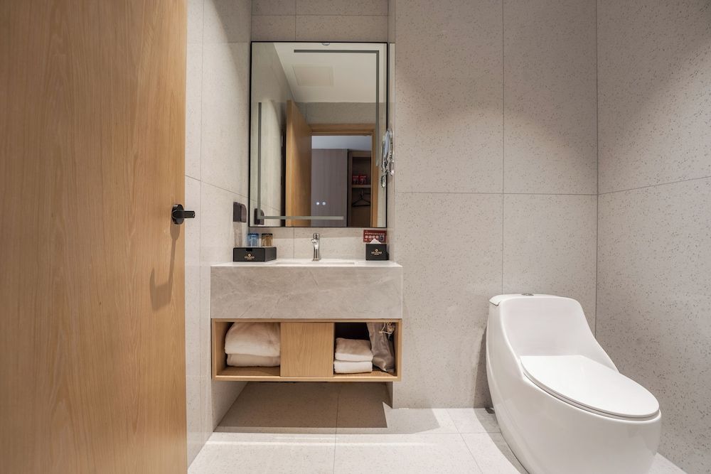 Wanzai Yijia La Maison Hotel Executive Suite, City View 6