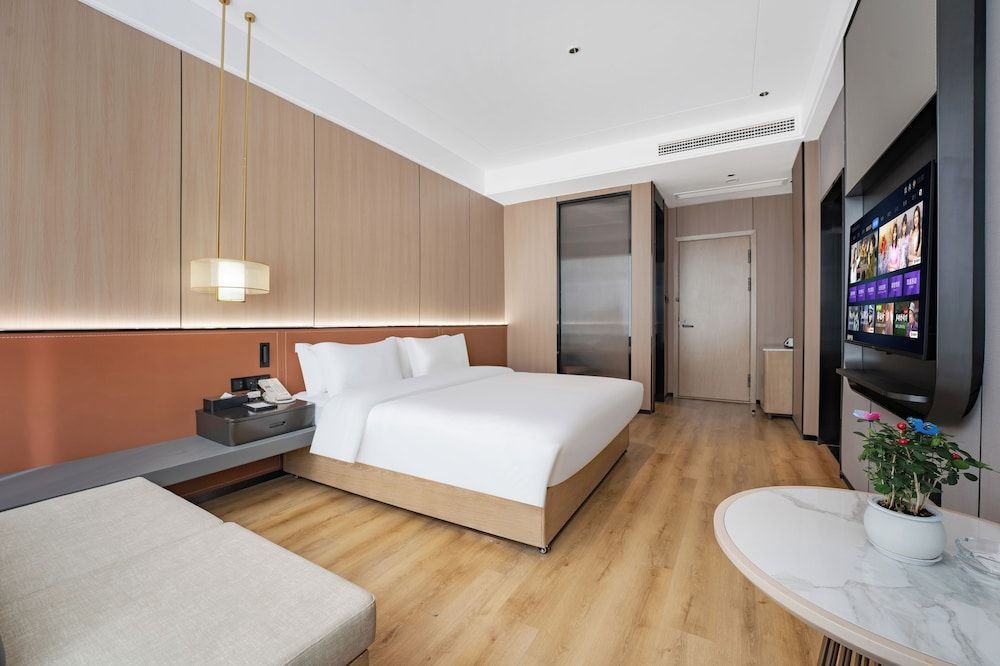 Wanzai Yijia La Maison Hotel Premier Double Room, City View 4