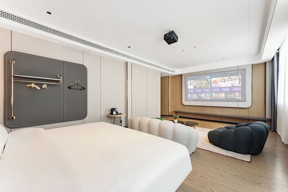 Wanzai Yijia La Maison Hotel Romantic Double Room, City View 2