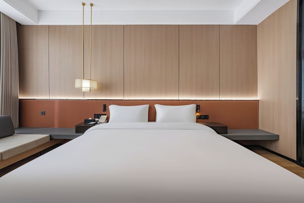 Wanzai Yijia La Maison Hotel Premier Double Room, City View 3