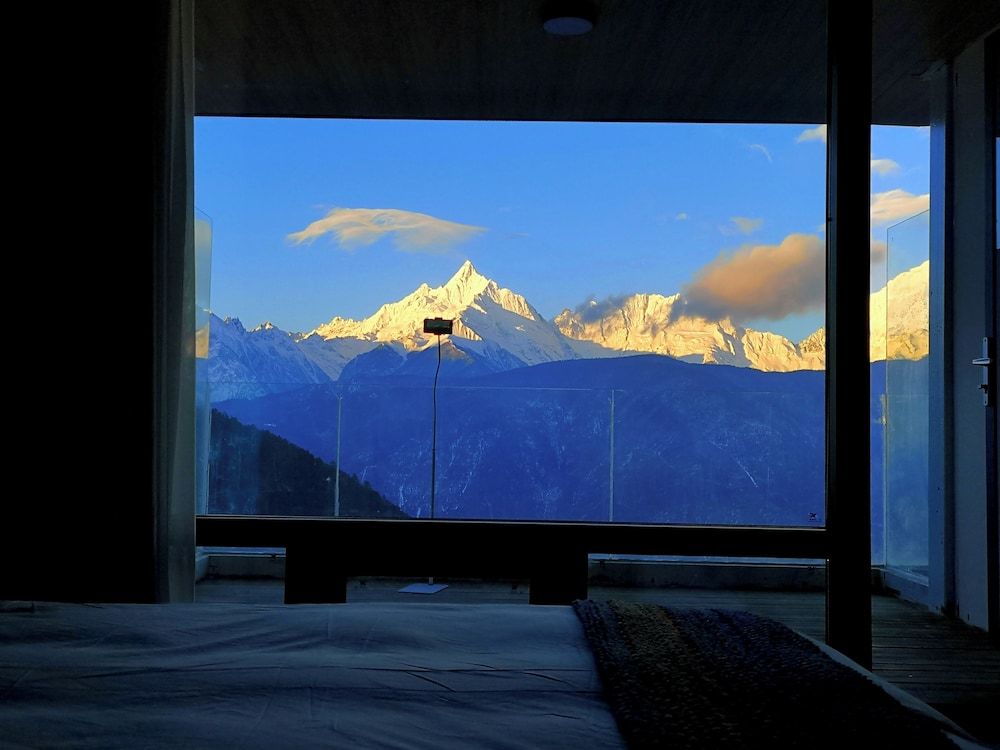 Wake UP IN SNOW MOUNTAIN Comfort Triple Room, Mountain View 5