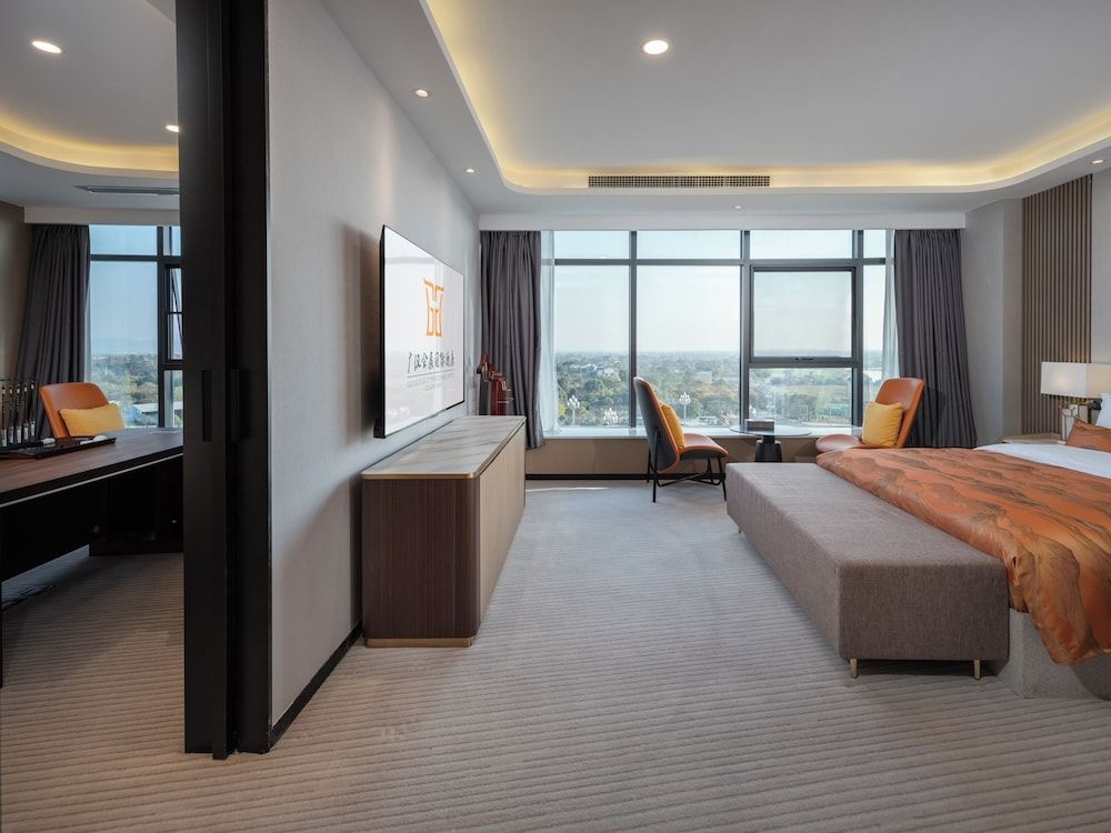 EXHIBTION INTERNATIONAL HOTEL GUANG HAN Standard Studio Suite, Park View 2