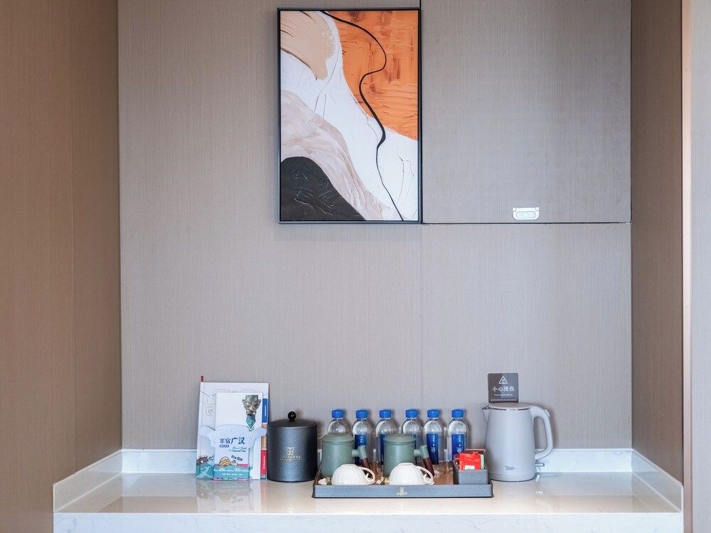 EXHIBTION INTERNATIONAL HOTEL GUANG HAN Standard Studio Suite, Park View 11