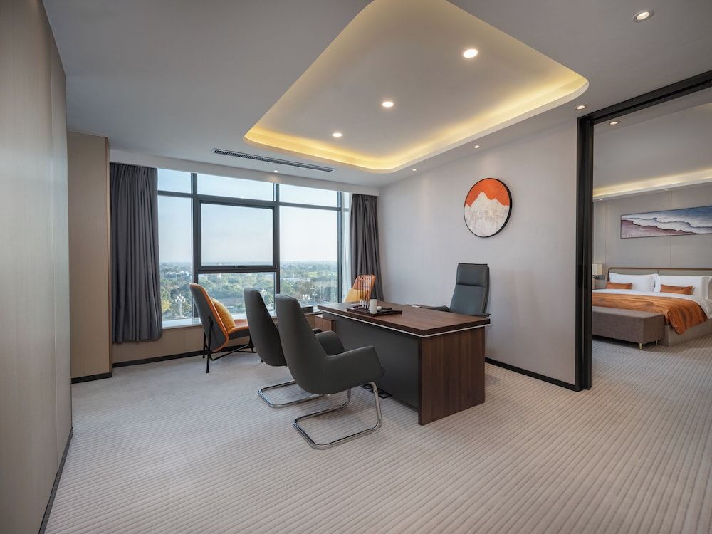 EXHIBTION INTERNATIONAL HOTEL GUANG HAN Executive Studio Suite, Park View 9