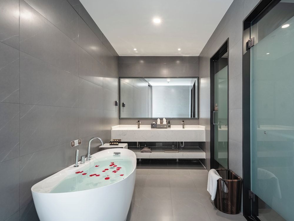 EXHIBTION INTERNATIONAL HOTEL GUANG HAN Standard Studio Suite, Park View 8