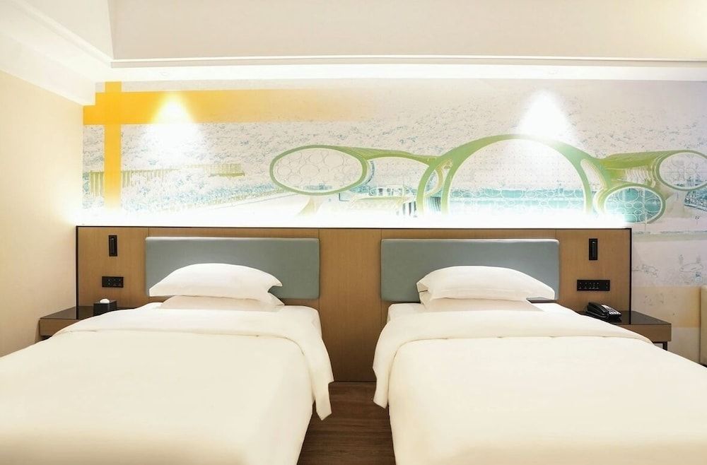 yi xuan hotel - bus station Luxury Twin Room 3