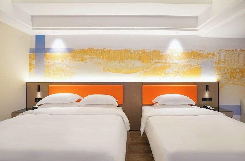 yi xuan hotel - bus station Family Room 5