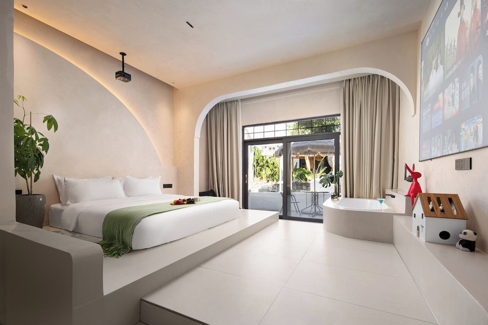 Deluxe Double Room, Patio, Courtyard View