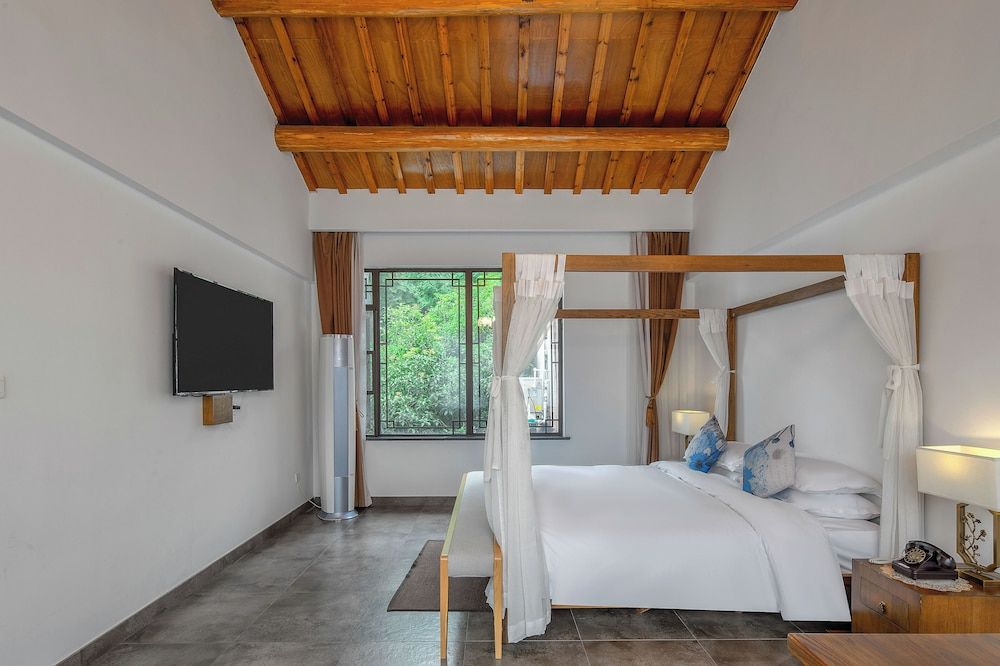 Deluxe Double Room, Garden View