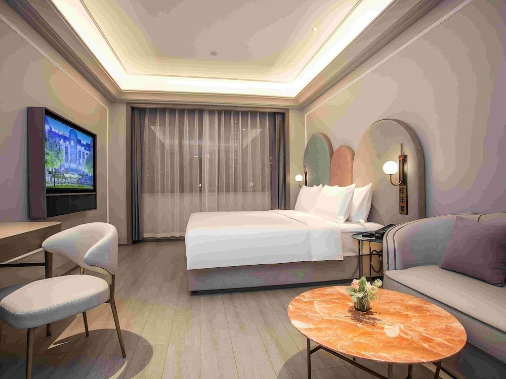 Deluxe Room, 1 King Bed
