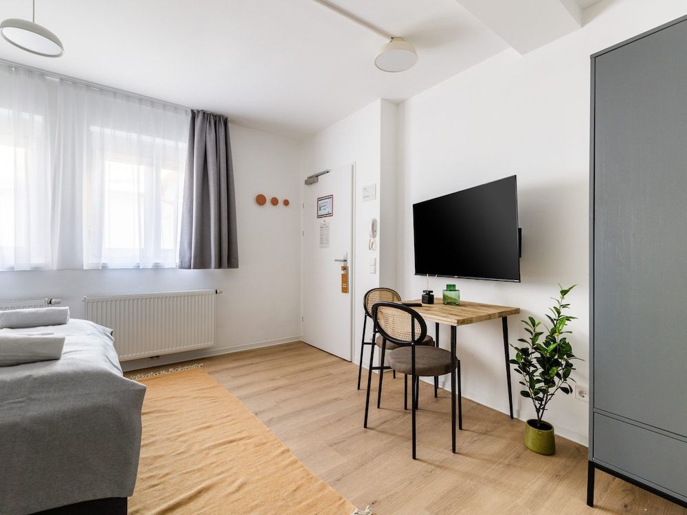 Limehome Klagenfurt Goessgasse Suite with disability access 6