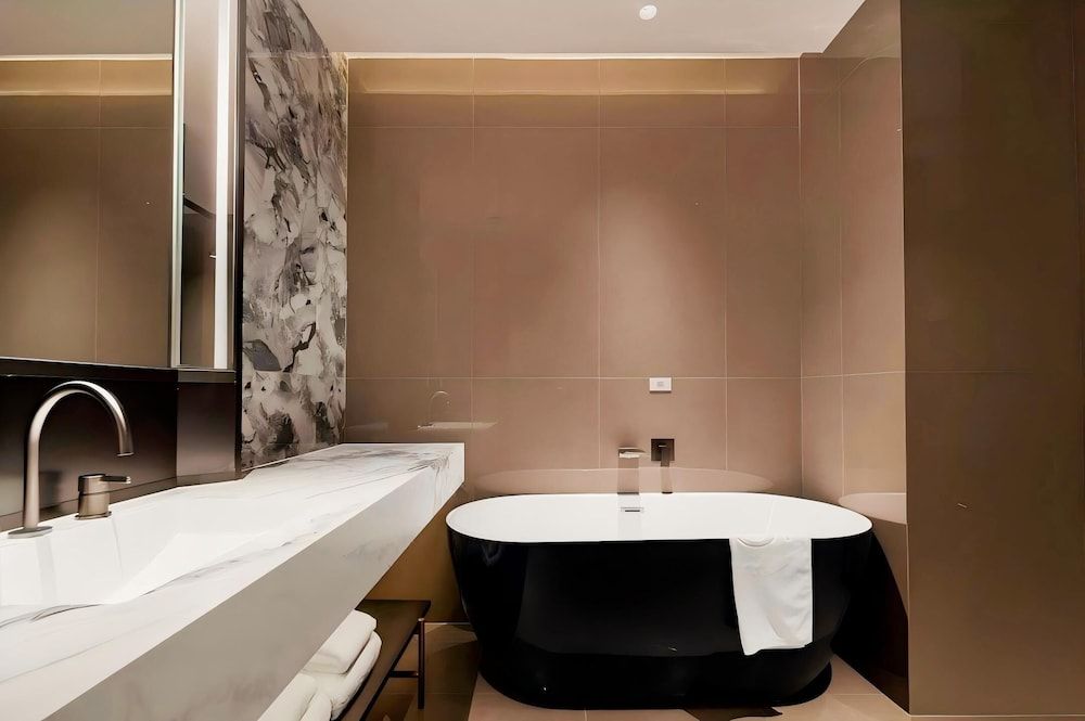 BONINGHOTEL Elite Double Room, City View 6