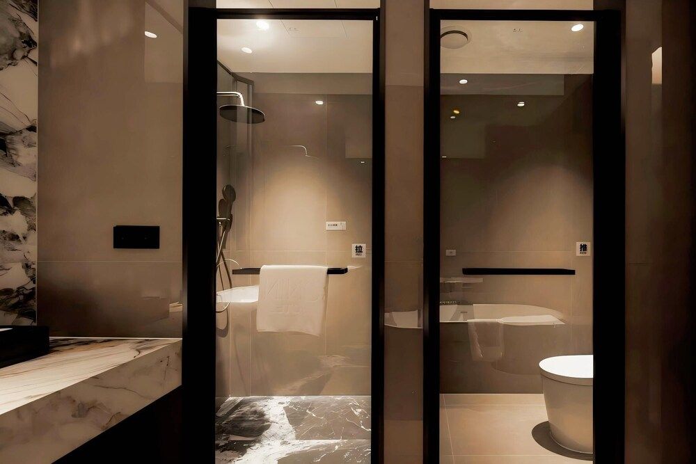 BONINGHOTEL Elite Double Room, City View 4