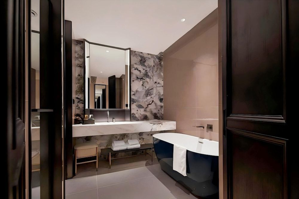 BONINGHOTEL Elite Double Room, City View 5